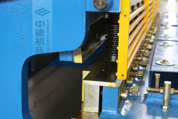 ZDSK-1632選用上海優(yōu)質(zhì)刀片，使用壽命更長.jpg