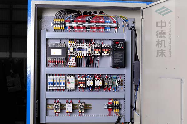 ZDS-2032采用正品電氣元件，裝有變頻驅(qū)動，控制精確，穩(wěn)定耐用壽命長.jpg