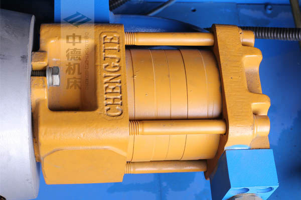 ZDPK-4015采用國內(nèi)一流品牌電機(jī)及油泵，動力強(qiáng)勁，噪音低.jpg